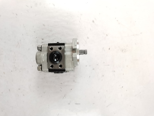CBHZA-28.2-AF10 Bombas de engranaje Komatsu GD605A GD655A WA100 WA100SS WA100SSS WA120 WA120L WR11 WR11SS